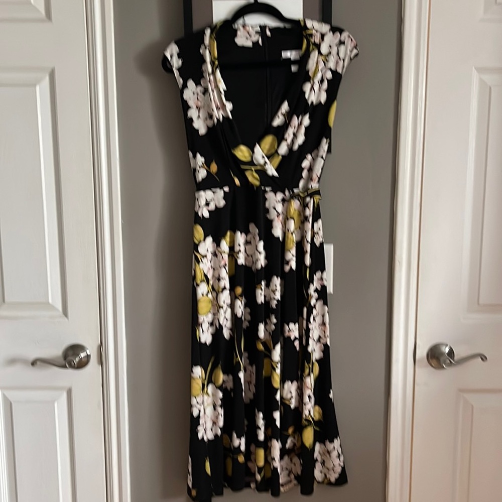 Faux wrap floral dress.